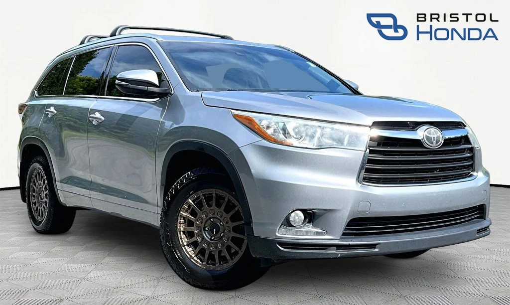 2015 Toyota Highlander photo 1
